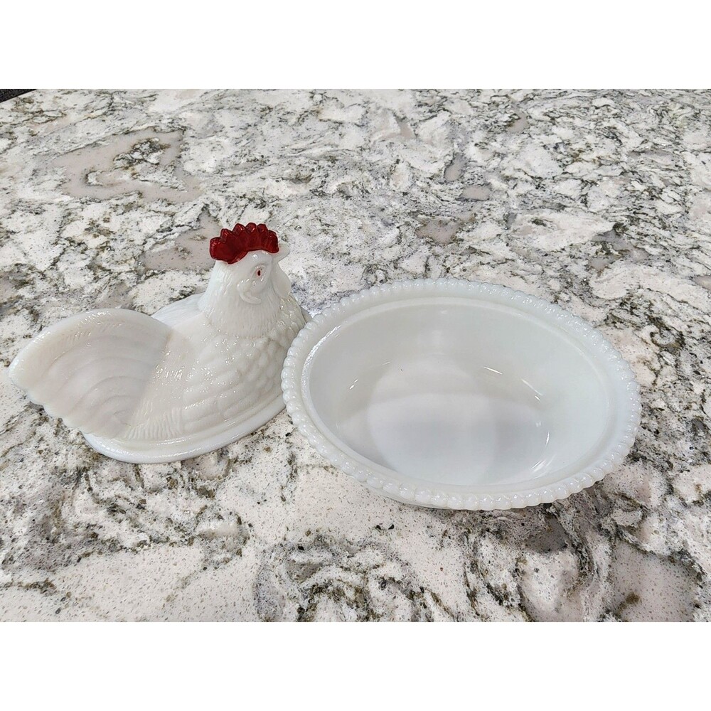VINTAGE WESTMORELAND ROOSTER ON NEST - WHITE MILK GLASS W/ Red Accents - Picture 5 of 10